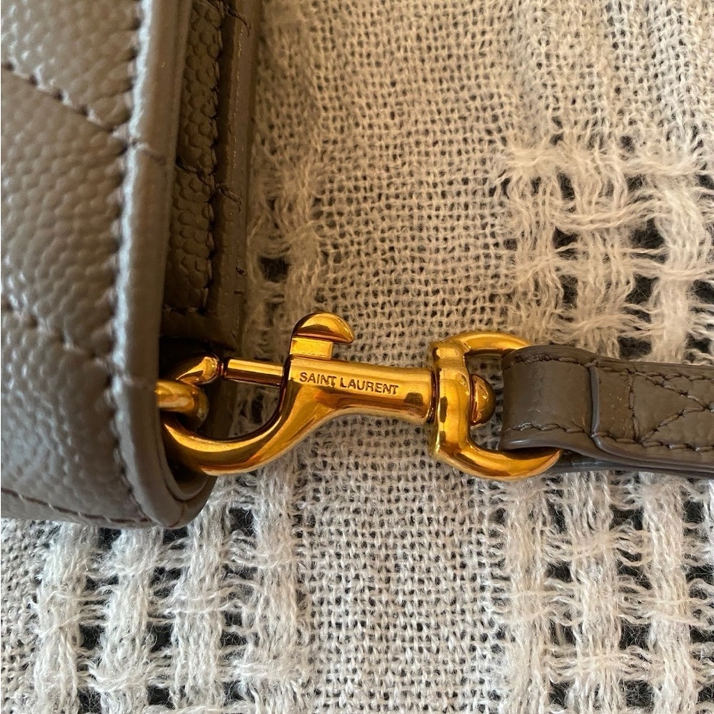 Yves Saint Laurent Cassandre Matelasse flap pouch - Picture 6 of 9